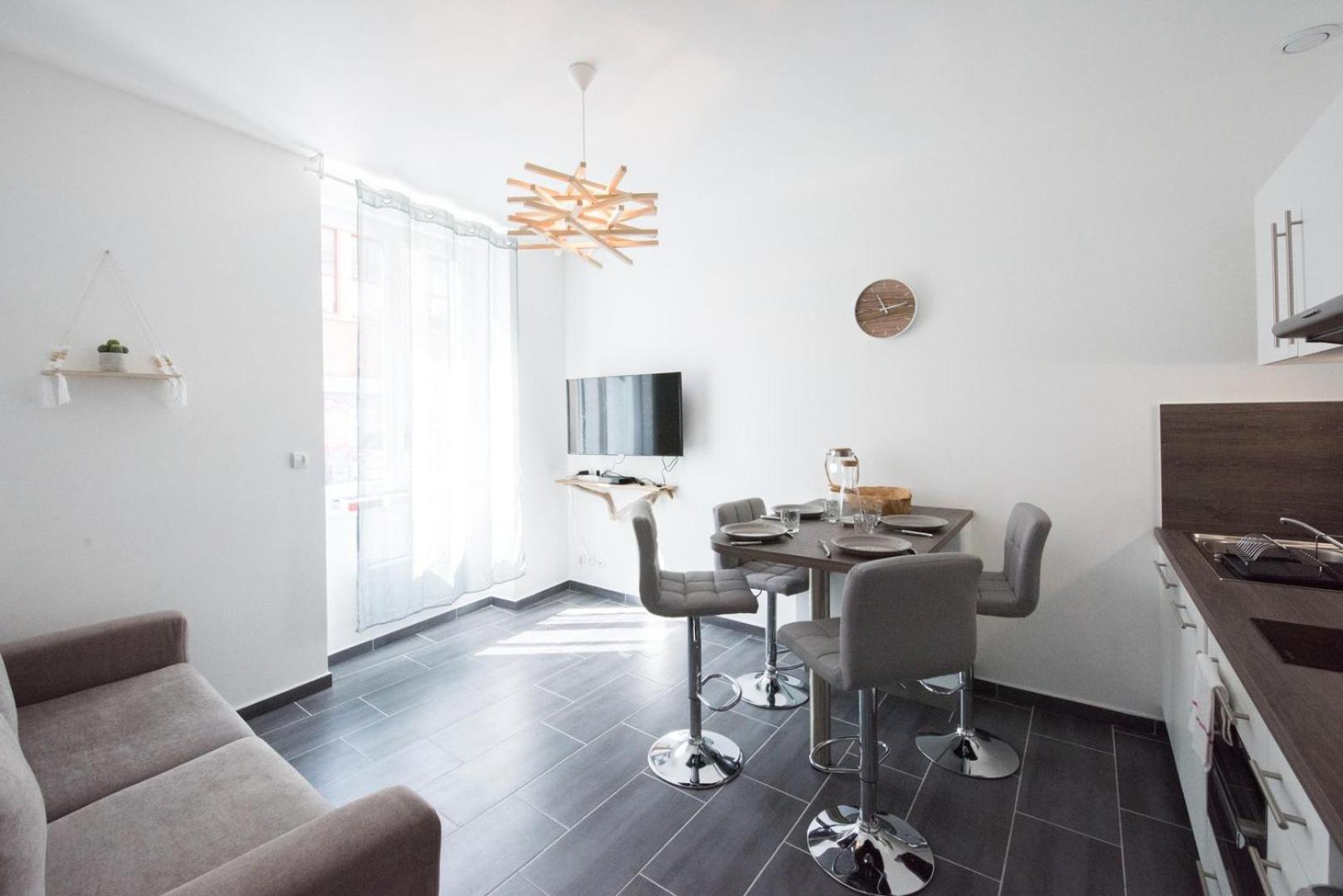 Apartament Le Hirvi - Cocon Zen Et Epure A 10Min Vieux Lyon Zewnętrze zdjęcie