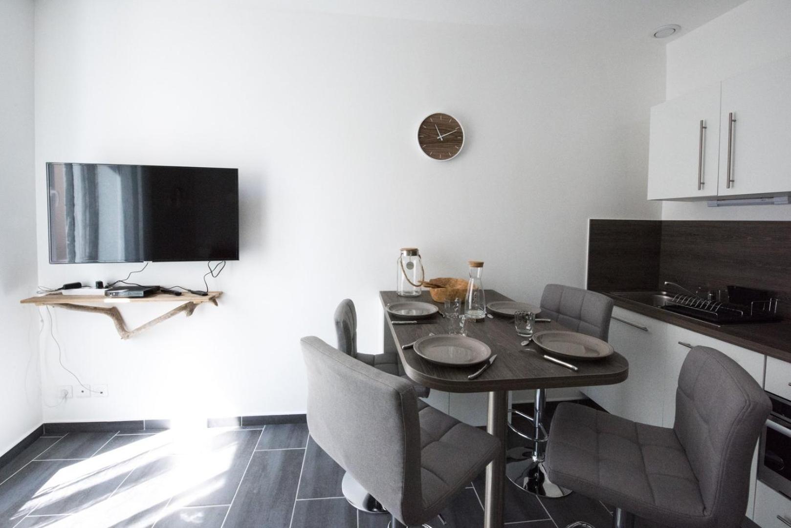 Apartament Le Hirvi - Cocon Zen Et Epure A 10Min Vieux Lyon Zewnętrze zdjęcie